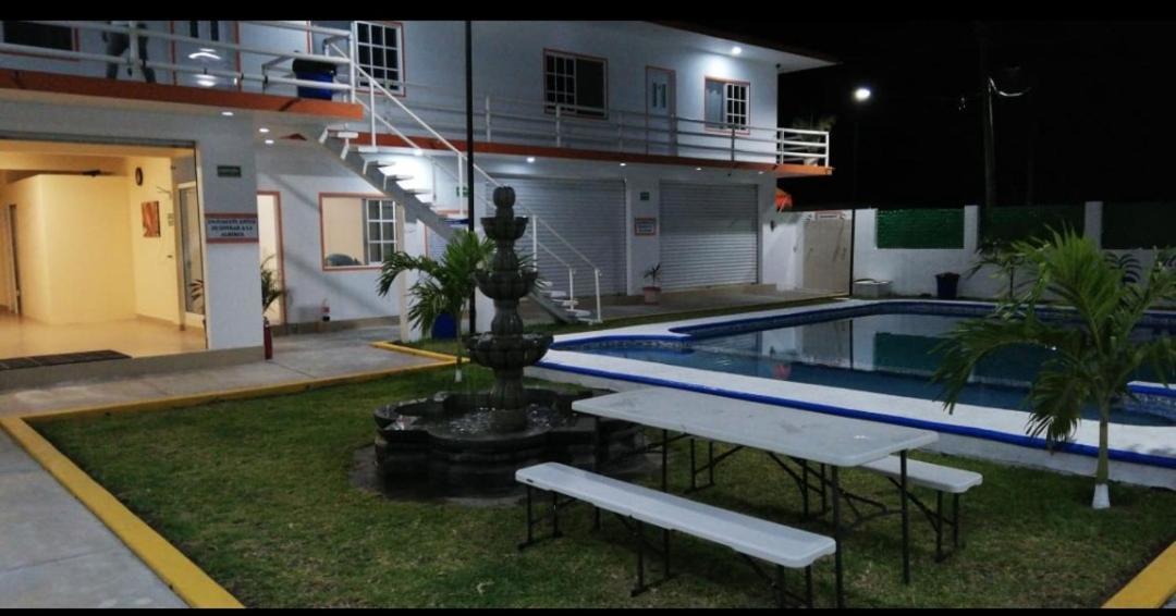 Hotel Villa Maran Chachalacas Ambiente Familiar Playa Chachalacas Buitenkant foto